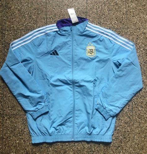 campera de la seleccion reversible.